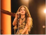 ¡UNA FAN LA BESÓ! MOMENTOS VIRALES DE SHAKIRA EN ECUADOR