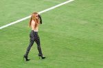 «EL LOOK DE SHAKIRA QUÉ GENERÓ DEBATE EN REDES SOCIALES»
